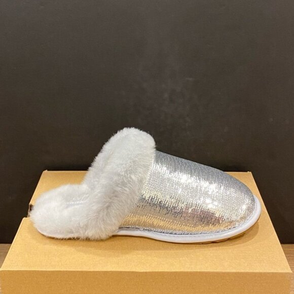 New UGG Women's Scuffette II Mirror Ball Silver Slip On Slippers Shoes Flats - Picture 2 of 4